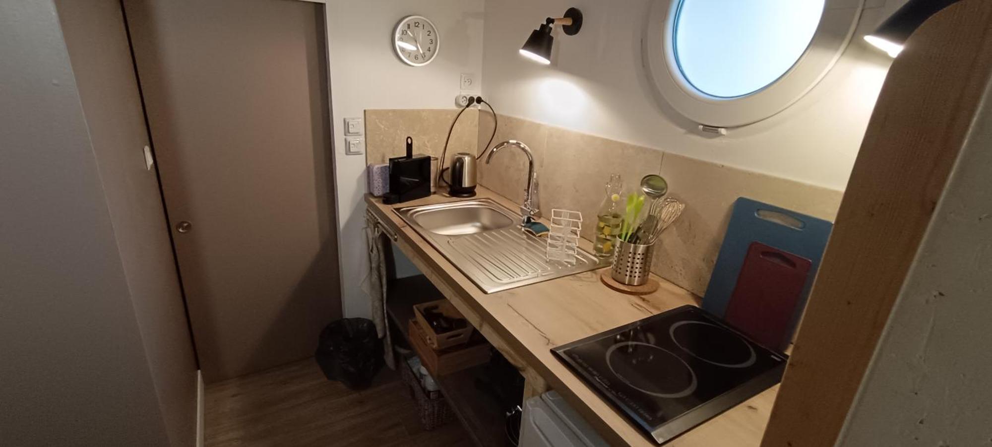 L'Establoun Apartman Saint-Martin-de-Brômes Kültér fotó