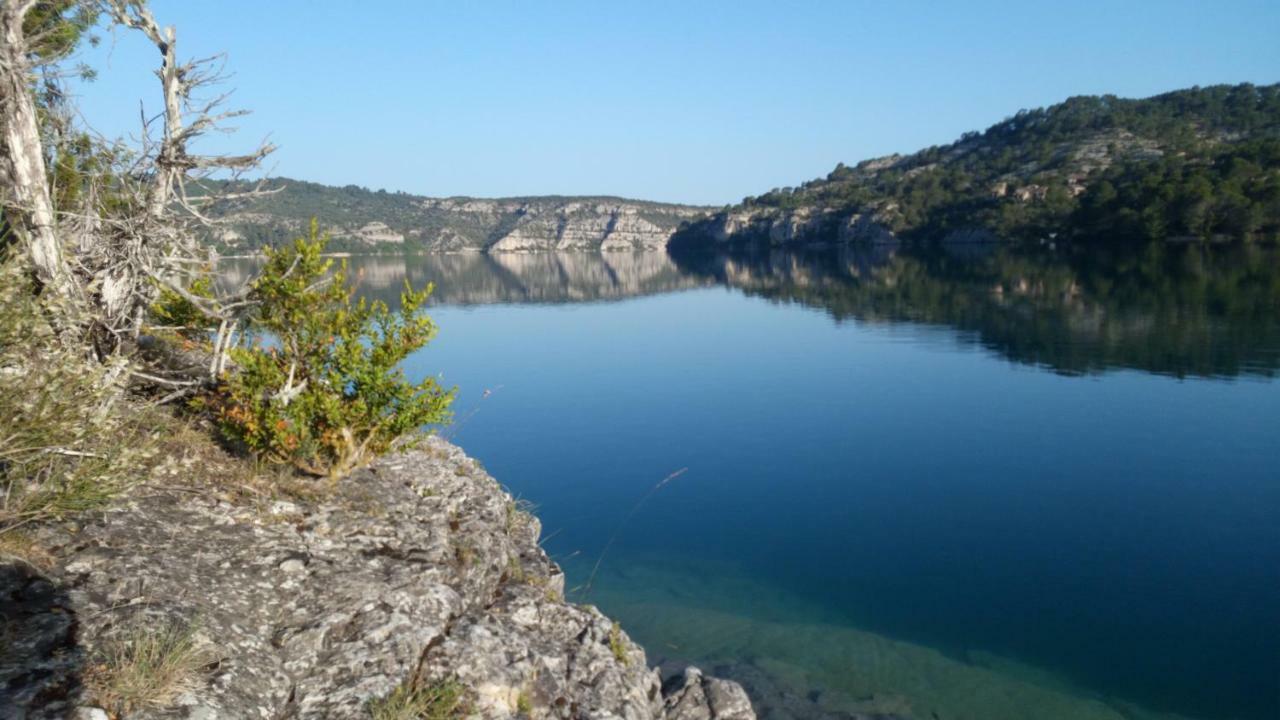 L'Establoun Apartman Saint-Martin-de-Brômes Kültér fotó